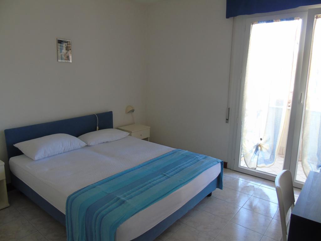 Villa Valeria Lignano Sabbiadoro Quarto foto